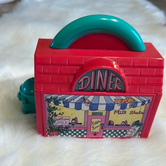 Pound puppies mini diner set, Kibble Korner,no pound puppies included .1995 - Picture 11 of 14